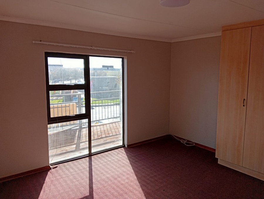 To Let 4 Bedroom Property for Rent in Langenhovenpark Free State